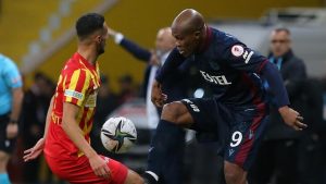 İsmi Fenerbahçe ile anılan Nwakaeme’den flaş transfer açıklaması!
