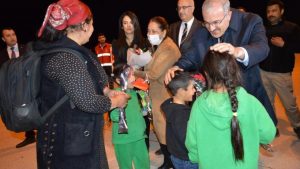 Ukrayna’dan tahliye edilen 180 Ahıska Türkü Elazığ’a getirildi